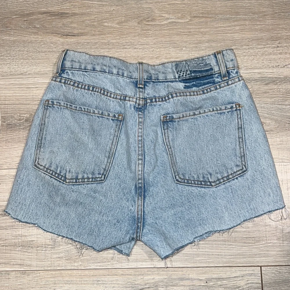 Denim‎ light wash shorts